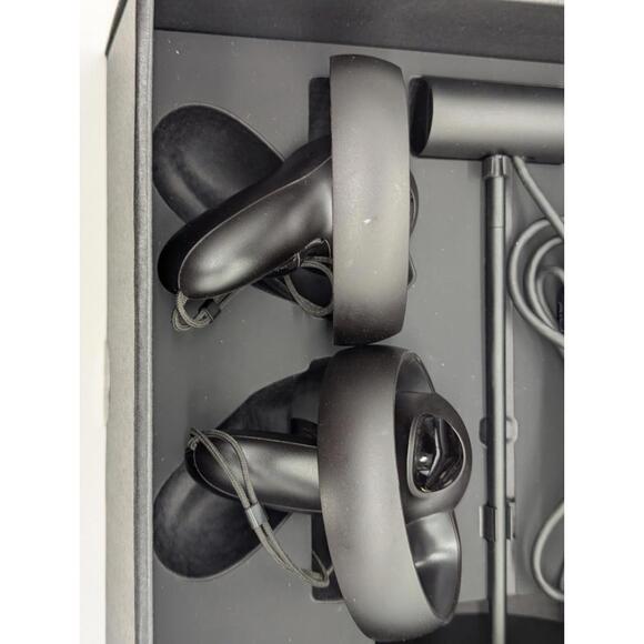 Meta Oculus Rift Touch Motion Controllers Black With Sensor - VR Set W/ Box - Picture 5 of 6
